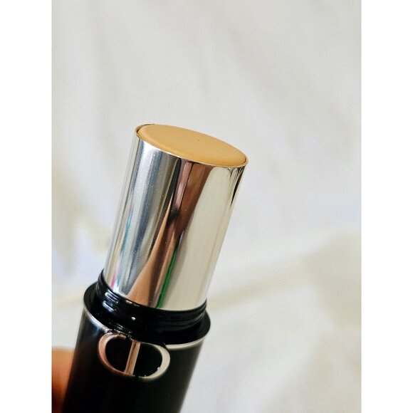Dior Forever Skin Perfect 24H Multi-Use Foundation Stick. Shade 2N - Picture 2 of 3